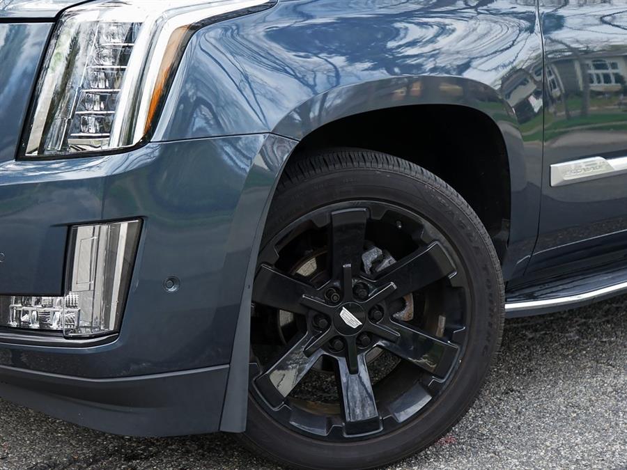 2019 Cadillac Escalade Luxury photo