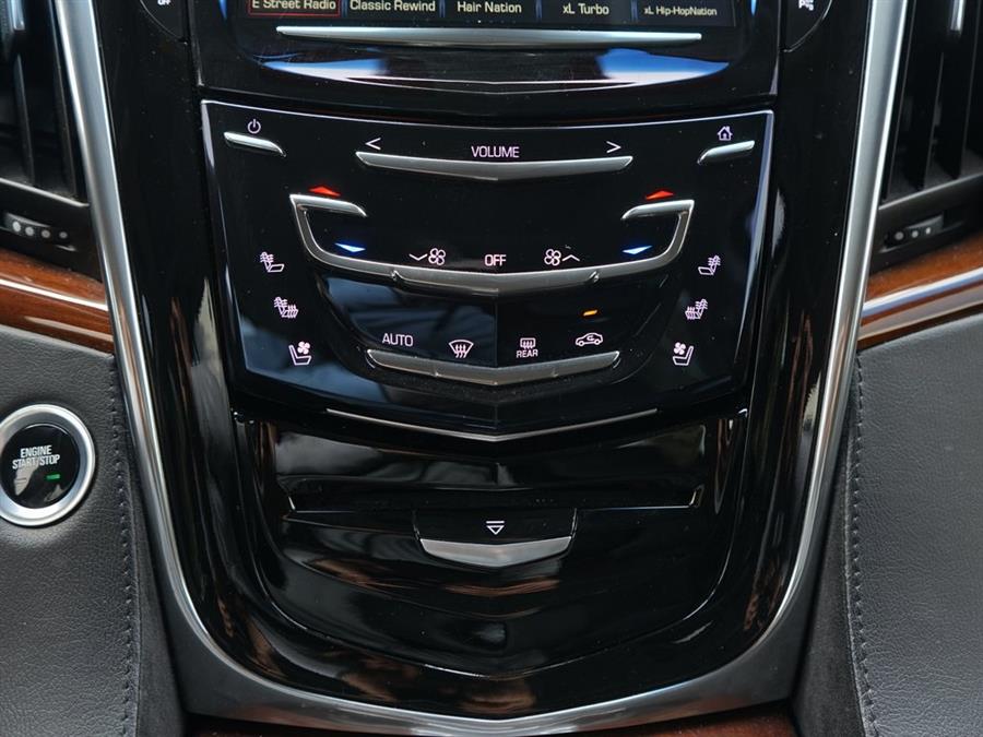 2019 Cadillac Escalade Luxury photo