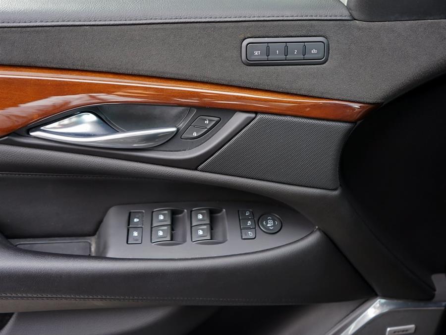2019 Cadillac Escalade Luxury photo