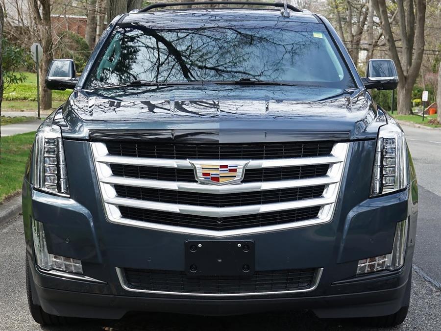 2019 Cadillac Escalade Luxury photo