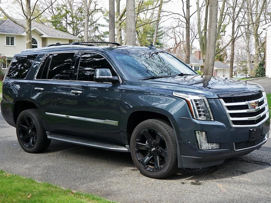 2019 Cadillac Escalade Luxury photo