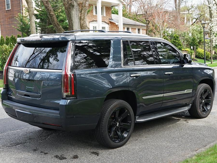 2019 Cadillac Escalade Luxury photo