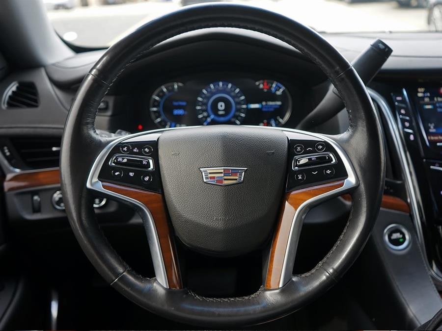 2019 Cadillac Escalade Luxury photo