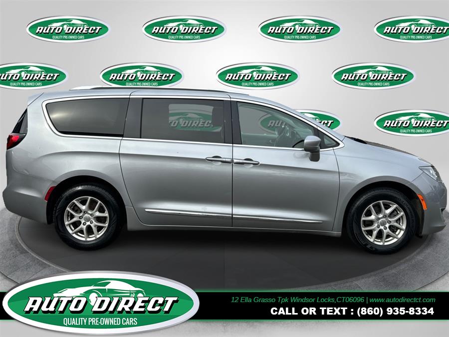 2020 Chrysler Pacifica Touring L FWD photo
