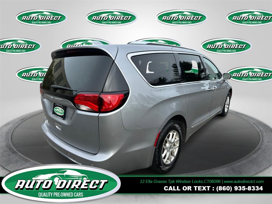 2020 Chrysler Pacifica Touring L FWD photo
