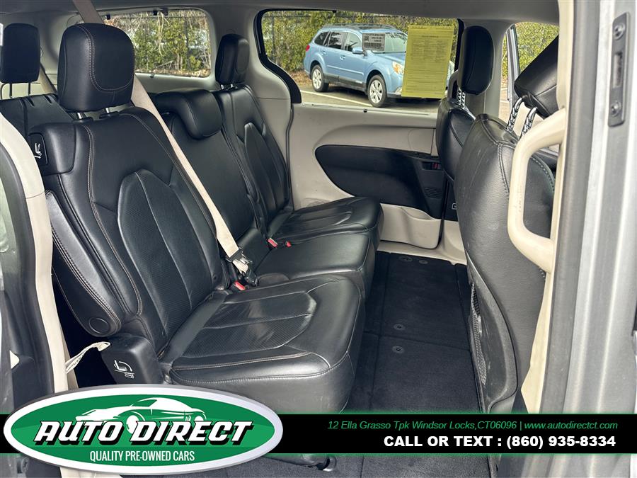 2020 Chrysler Pacifica Touring L FWD photo