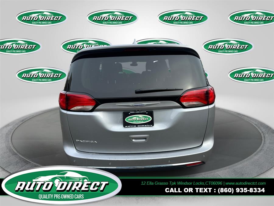 2020 Chrysler Pacifica Touring L FWD photo