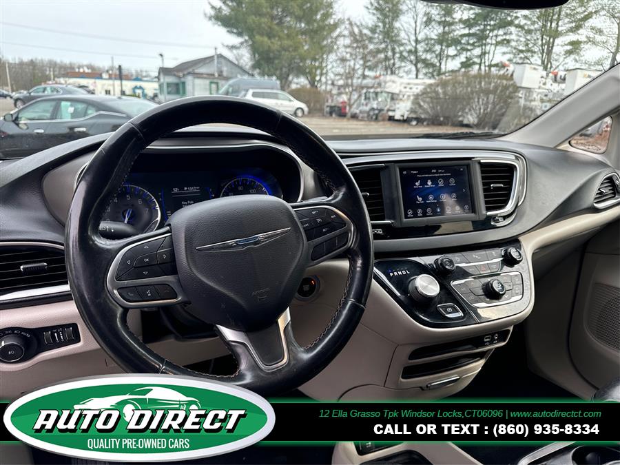 2020 Chrysler Pacifica Touring L FWD photo