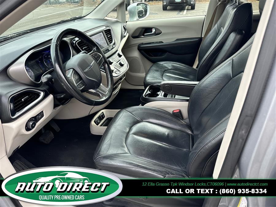 2020 Chrysler Pacifica Touring L FWD photo
