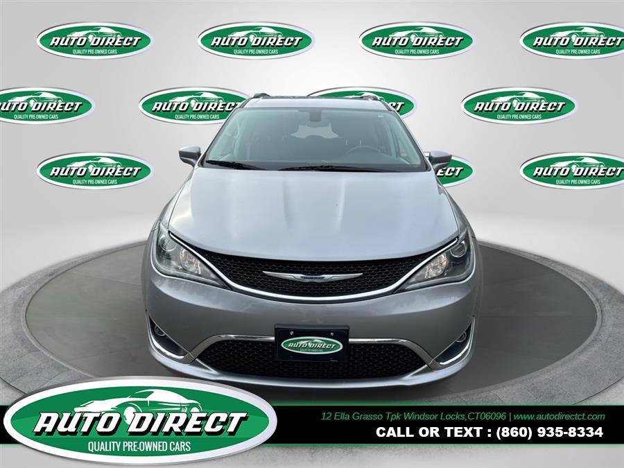 2020 Chrysler Pacifica Touring L FWD photo