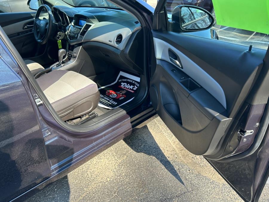 2015 Chevrolet Cruze 4dr Sdn Auto LS photo
