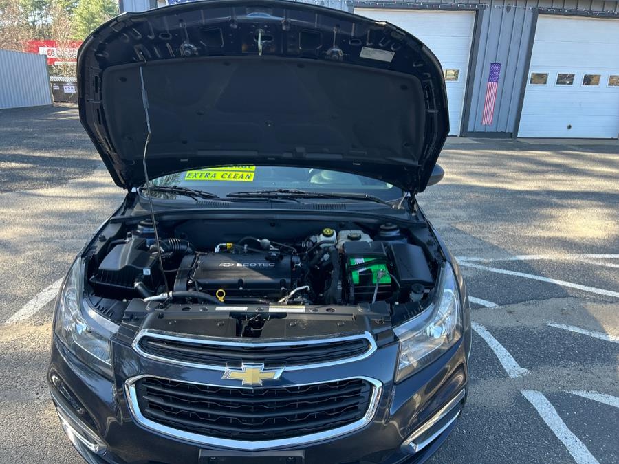 2015 Chevrolet Cruze 4dr Sdn Auto LS photo