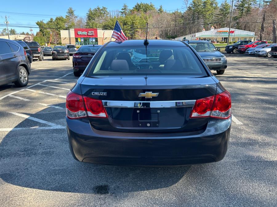 2015 Chevrolet Cruze 4dr Sdn Auto LS photo