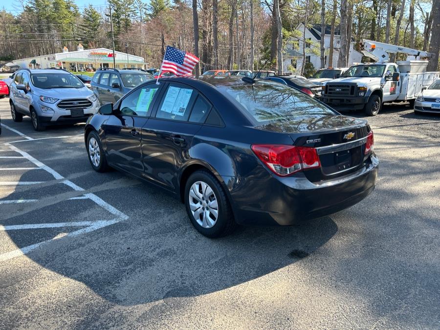 2015 Chevrolet Cruze 4dr Sdn Auto LS photo