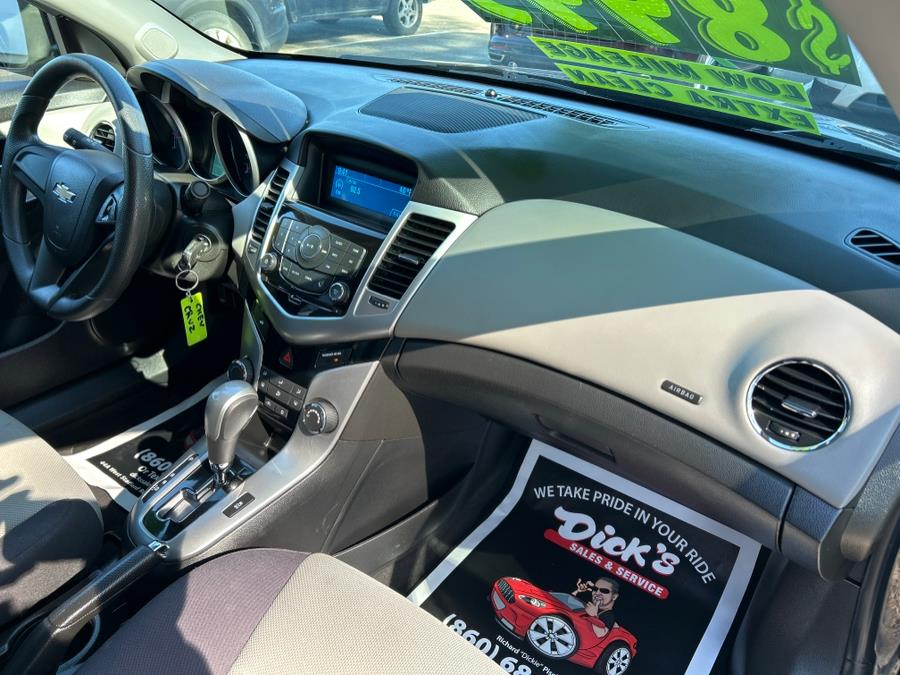 2015 Chevrolet Cruze 4dr Sdn Auto LS photo
