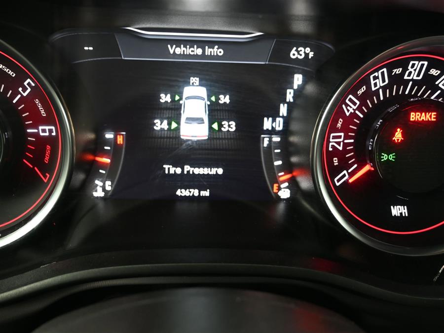 2022 Dodge Challenger SXT photo
