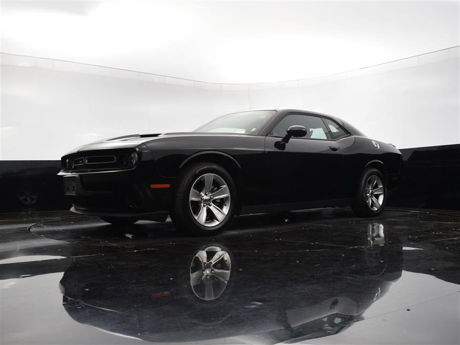 2022 Dodge Challenger SXT photo