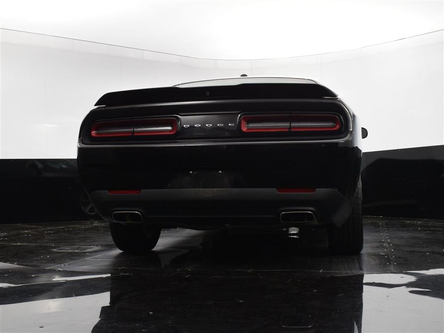 2022 Dodge Challenger SXT photo