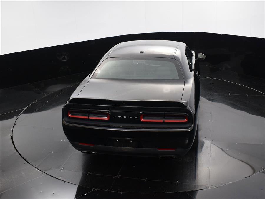 2022 Dodge Challenger SXT photo