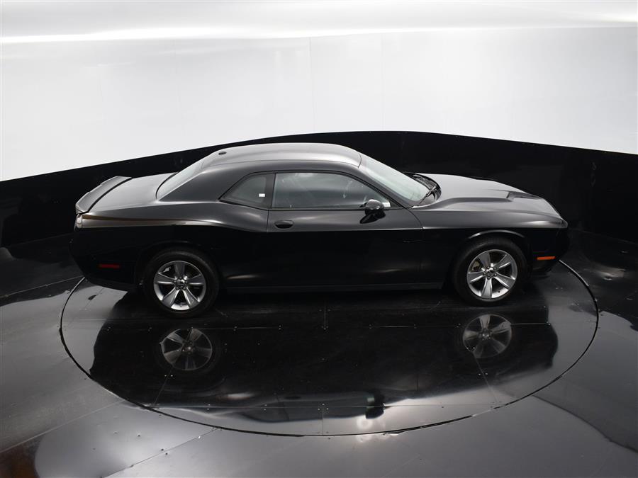 2022 Dodge Challenger SXT photo