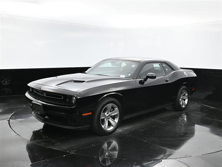 2022 Dodge Challenger SXT photo