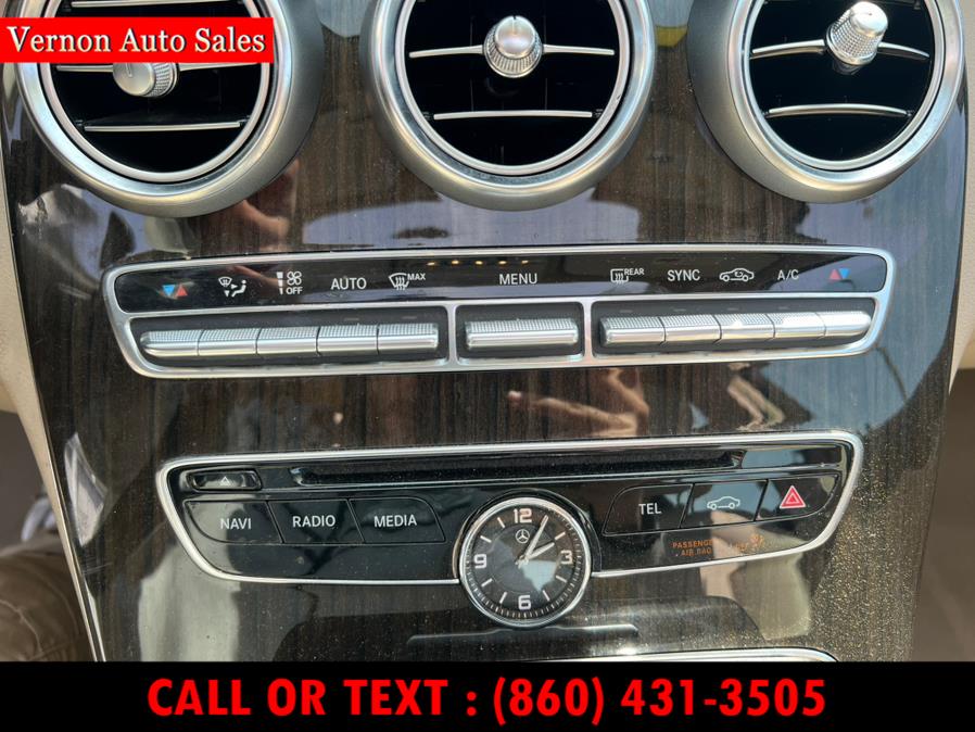 2015 Mercedes-Benz C-Class 4dr Sdn C 300 Luxury 4MATIC photo