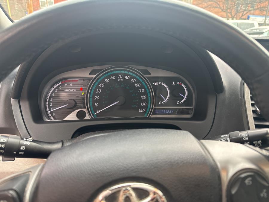 2013 Toyota Venza LE photo