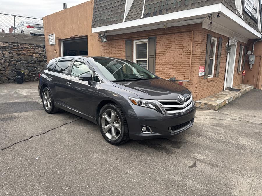 2013 Toyota Venza LE photo