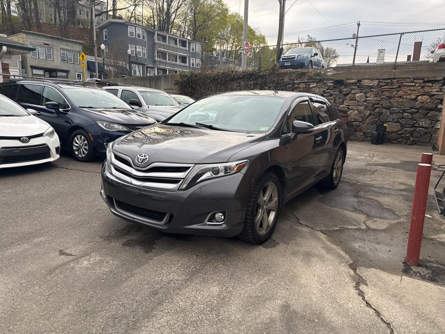 2013 Toyota Venza LE photo