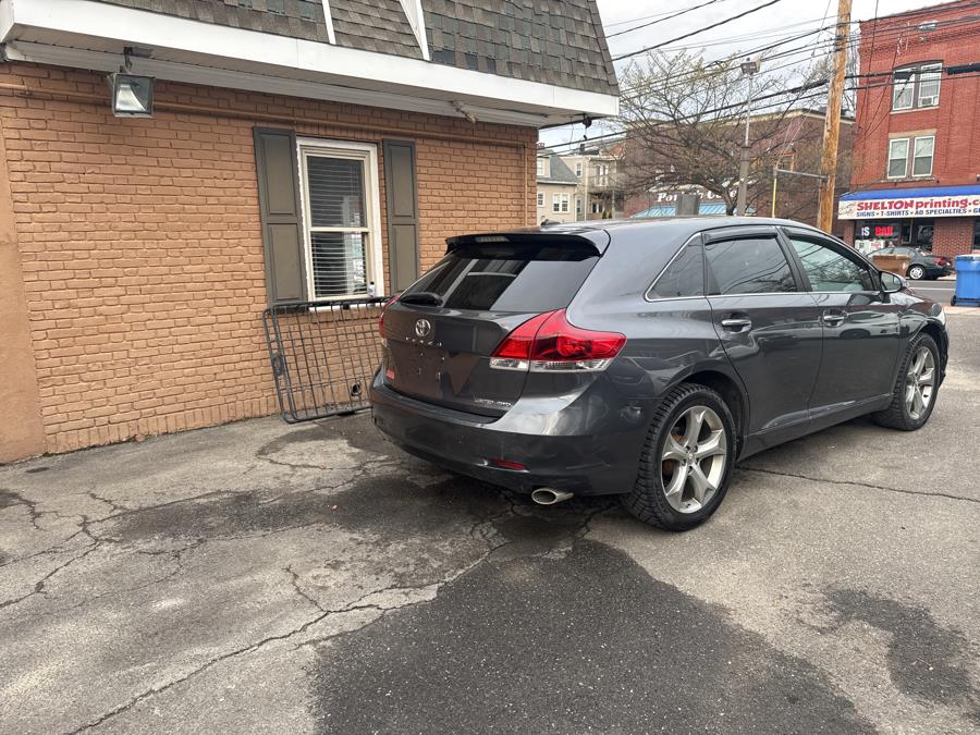 2013 Toyota Venza LE photo