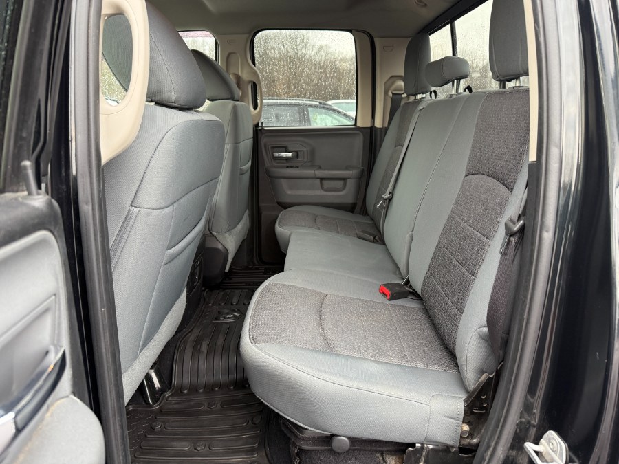 2015 RAM 1500 4WD Quad Cab 140.5