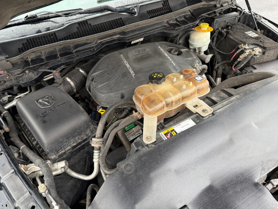 2015 RAM 1500 4WD Quad Cab 140.5