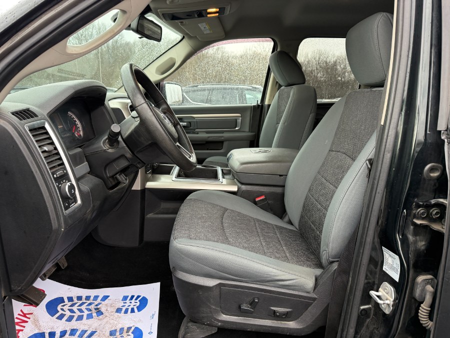 2015 RAM 1500 4WD Quad Cab 140.5