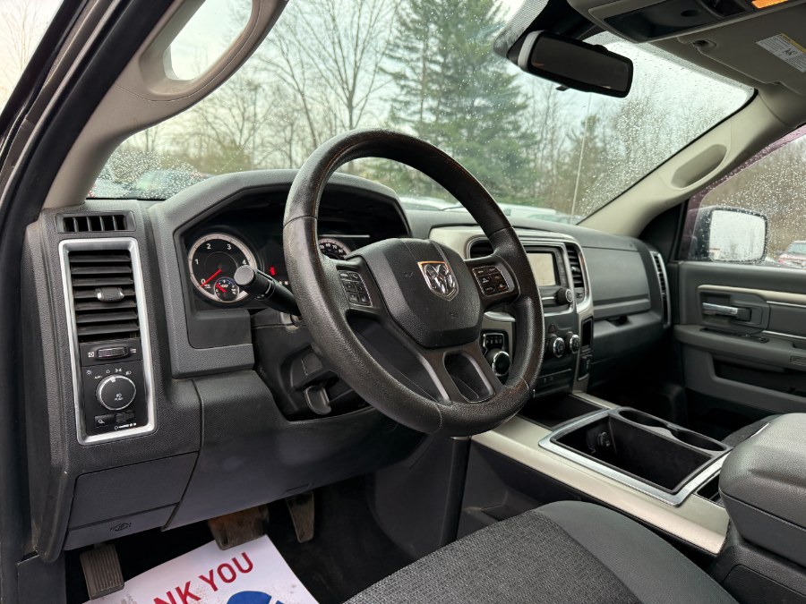 2015 RAM 1500 4WD Quad Cab 140.5