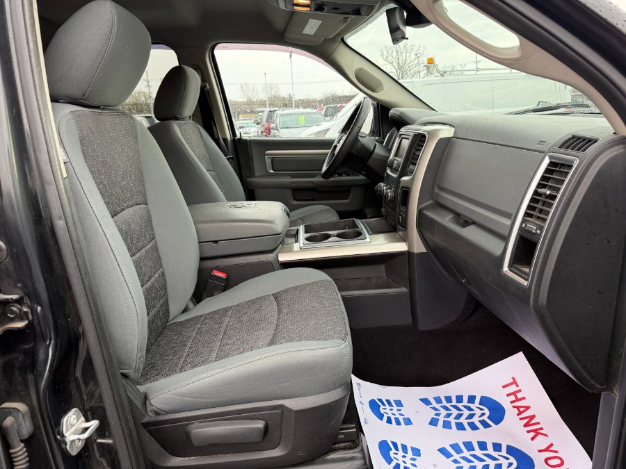 2015 RAM 1500 4WD Quad Cab 140.5