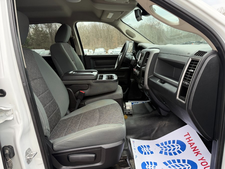 2016 RAM 1500 4WD Crew Cab 140.5