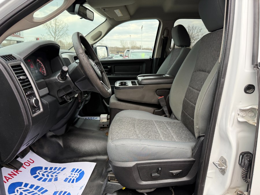 2016 RAM 1500 4WD Crew Cab 140.5