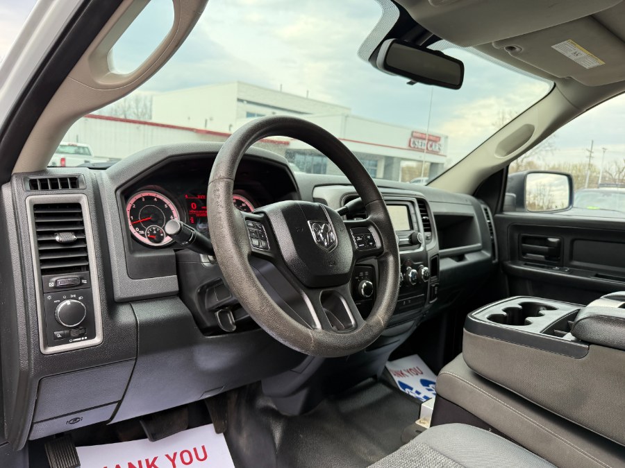 2016 RAM 1500 4WD Crew Cab 140.5