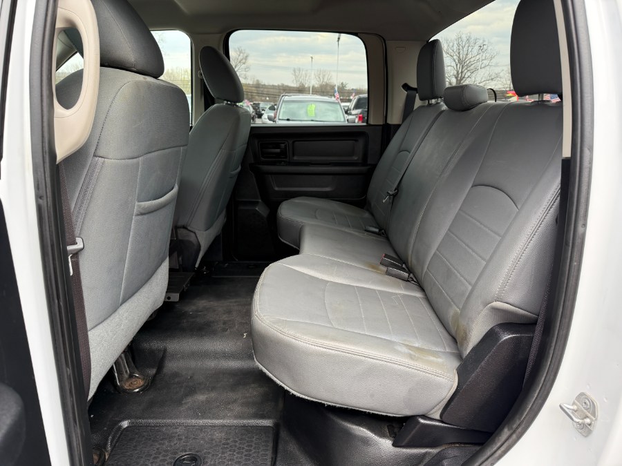 2016 RAM 1500 4WD Crew Cab 140.5