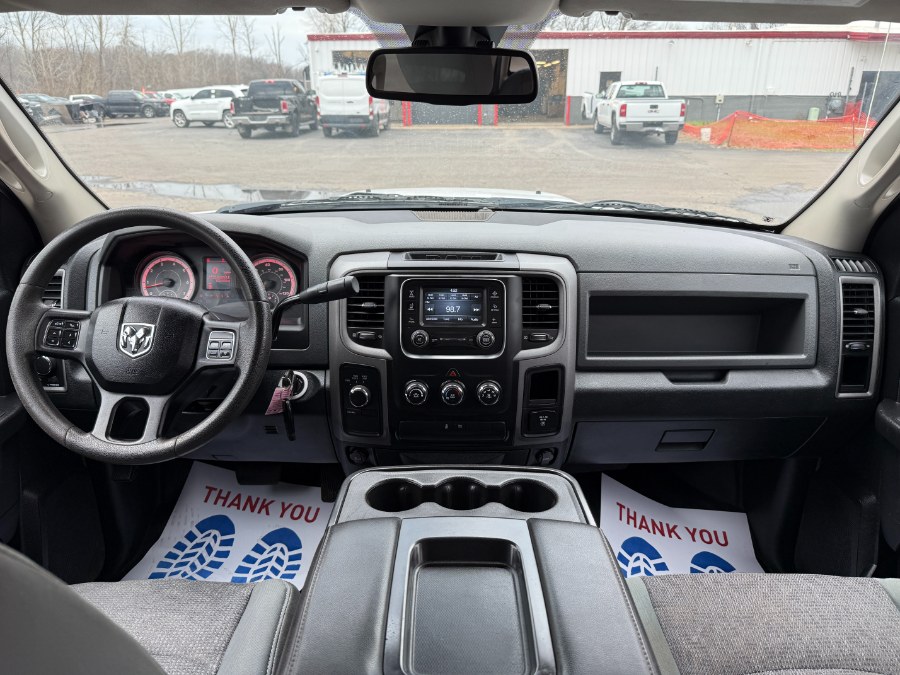 2016 RAM 1500 4WD Crew Cab 140.5