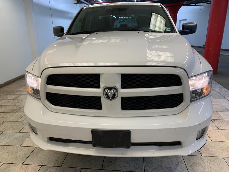 2017 RAM 1500 Express 4x4 Crew Cab 5''7