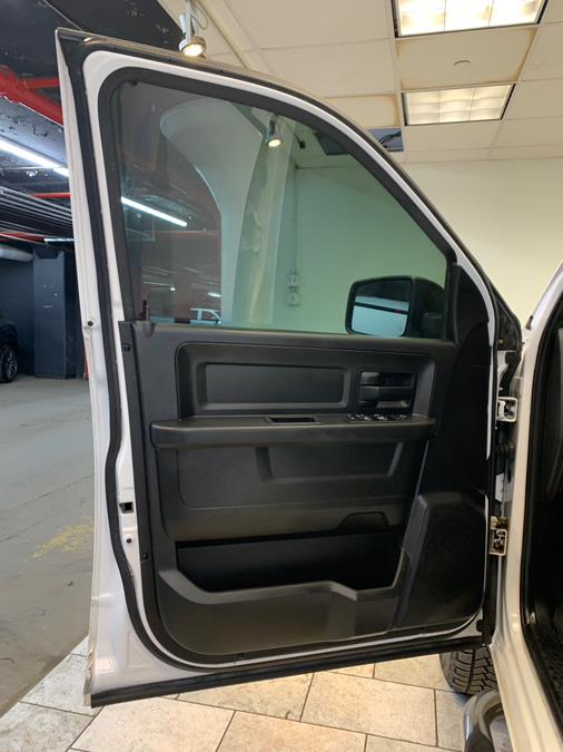 2017 RAM 1500 Express 4x4 Crew Cab 5''7