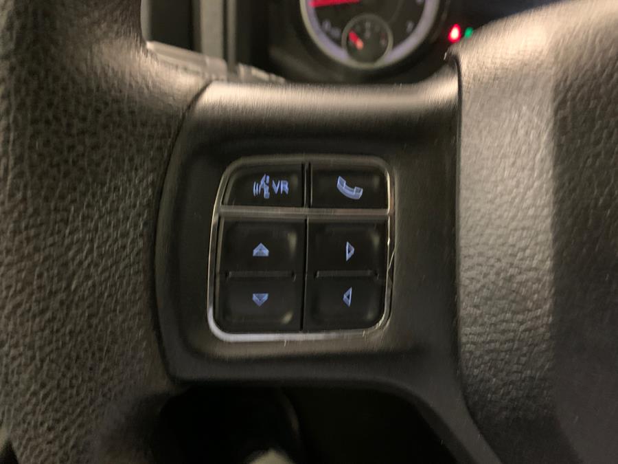 2017 RAM 1500 Express 4x4 Crew Cab 5''7