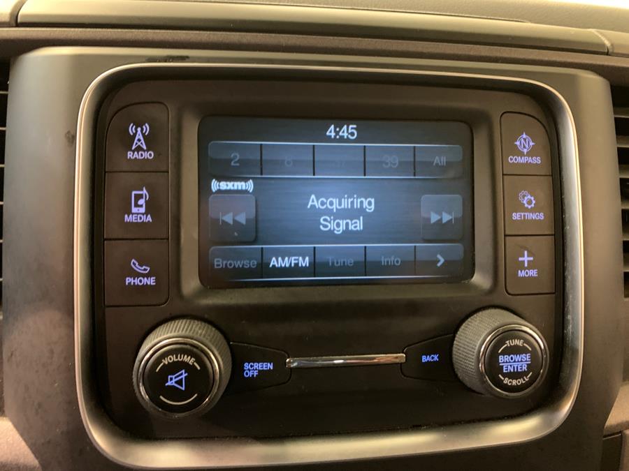 2017 RAM 1500 Express 4x4 Crew Cab 5''7