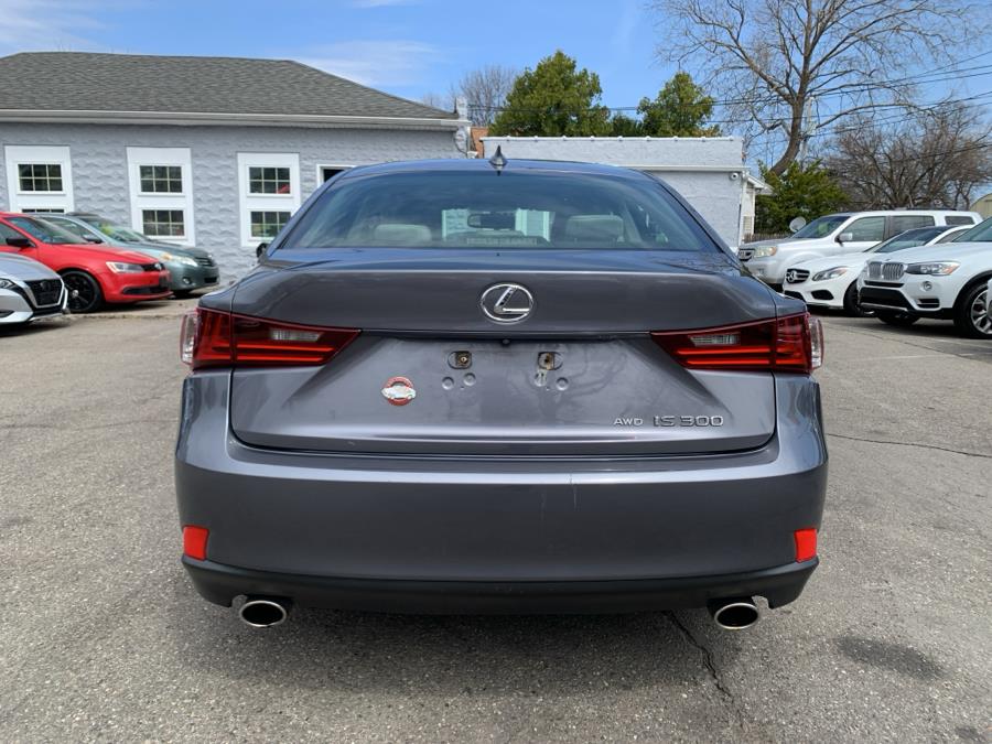 2016 Lexus IS 300 photo
