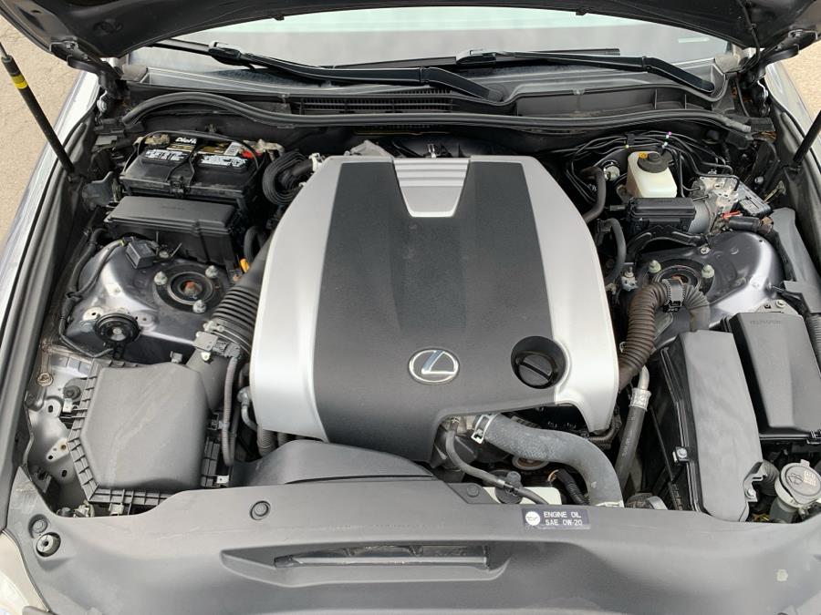 2016 Lexus IS 300 photo