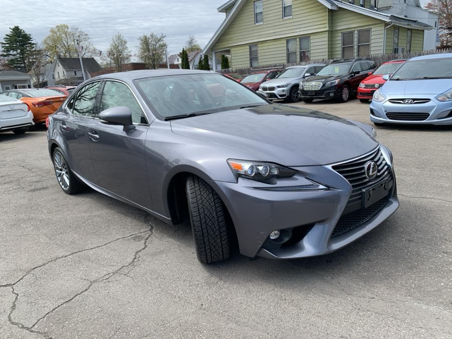 2016 Lexus IS 300 photo