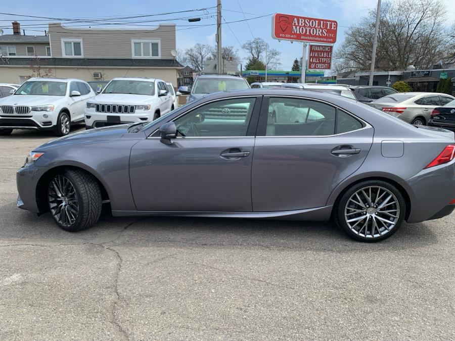 2016 Lexus IS 300 photo