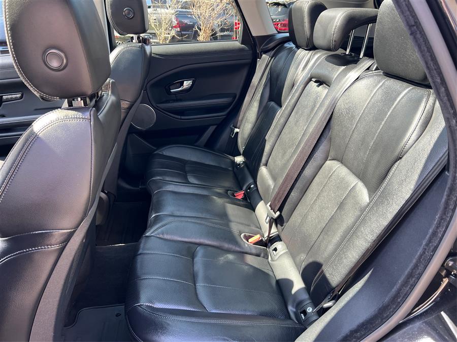 2019 Land Rover Range Rover Evoque 5 Door SE Premium photo