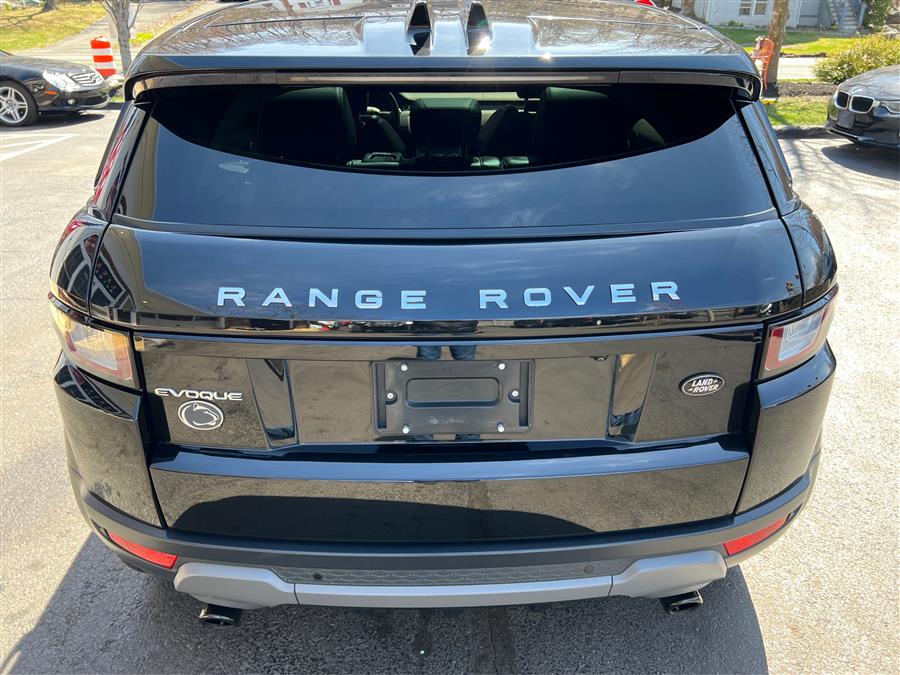 2019 Land Rover Range Rover Evoque 5 Door SE Premium photo
